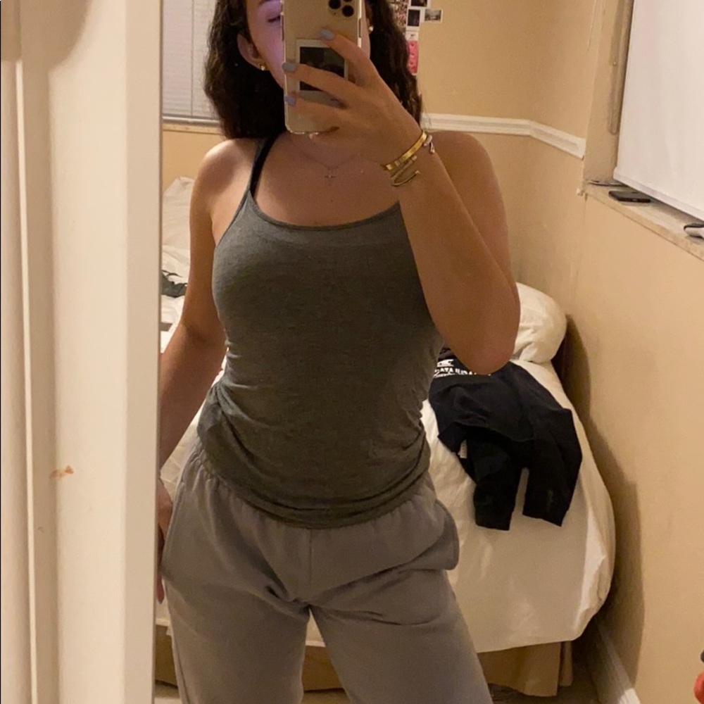 Basic Tank Top - Picture 5 of 5